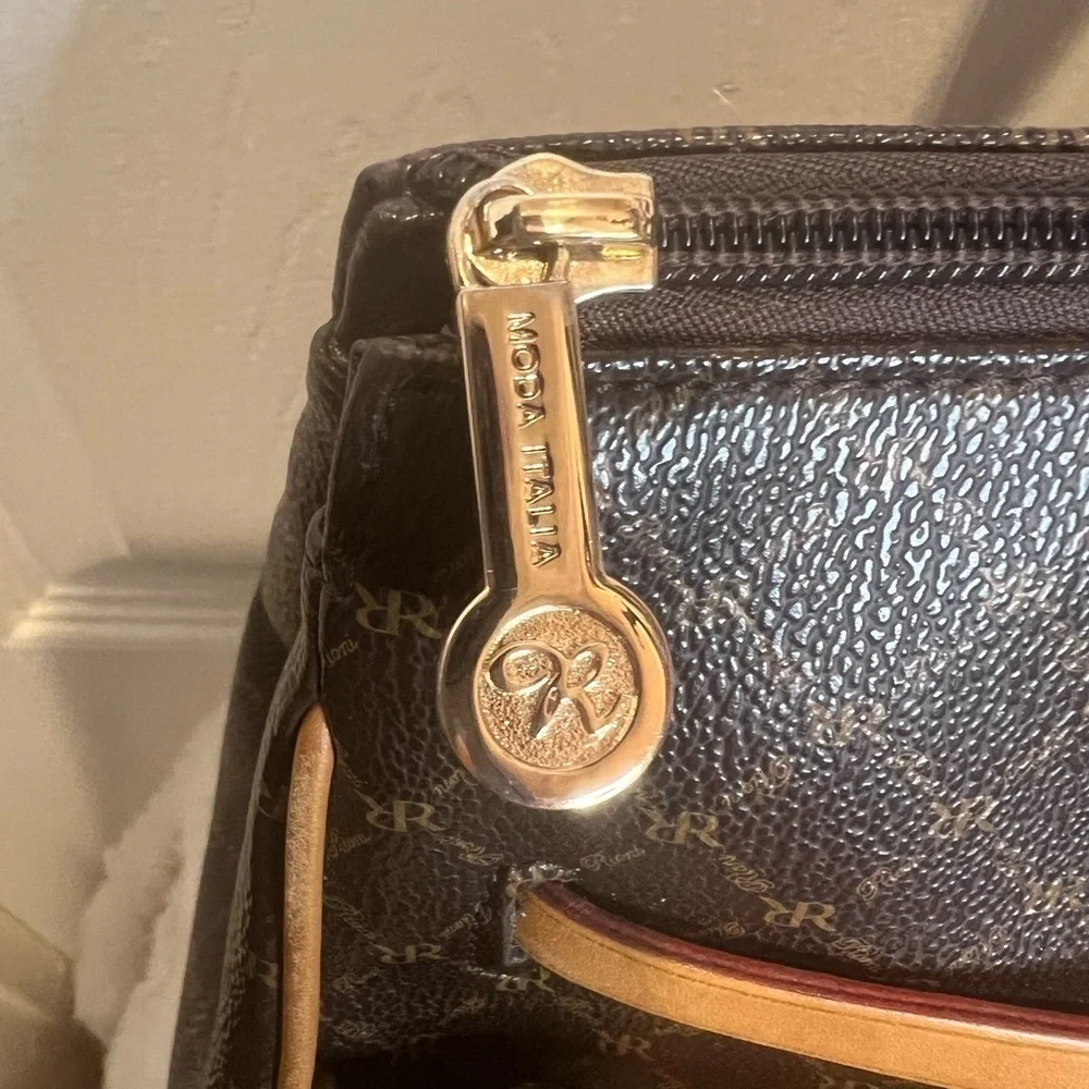 RIONI ITALIA PRINCESS SATCHEL. 14” x 5.3” x 9”. - Picture 13 of 15